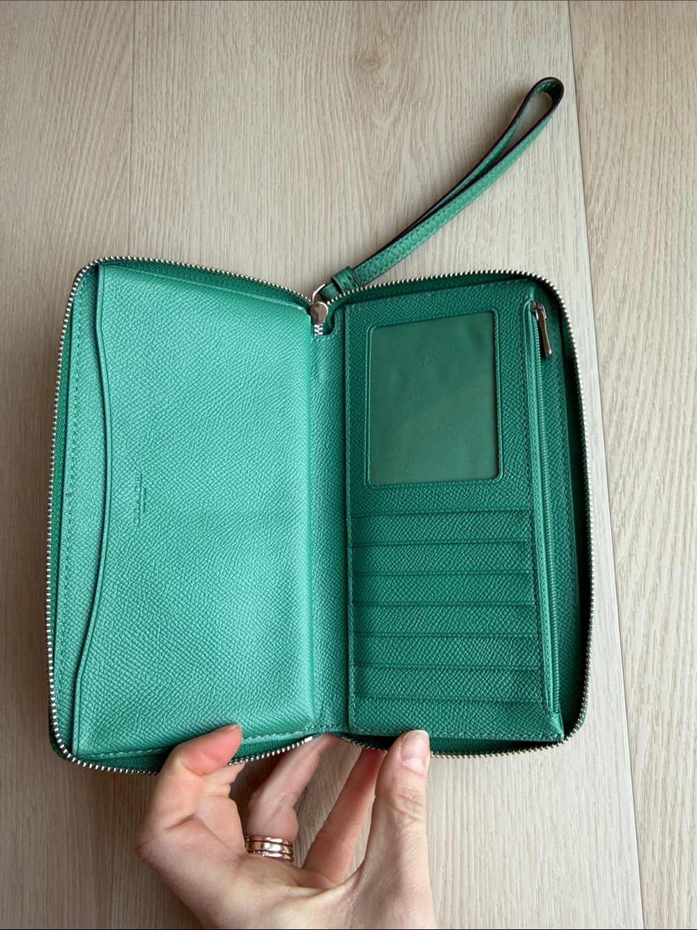 Coach Green Embossed Leather Wristlet Wallet - Picture 3 of 3